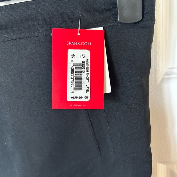 Spanx Oncore Mid thigh sculpt Short black size Large - Picture 7 of 7